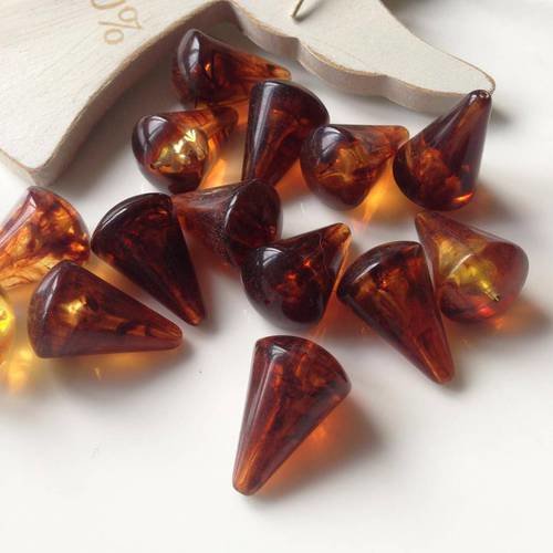 Duo de perles cones résine synthétique couleur ambre 23x15mm 