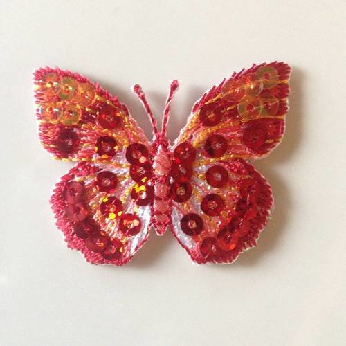 Appliqué à coudre ou coller motif papillon et paillettes rouges 