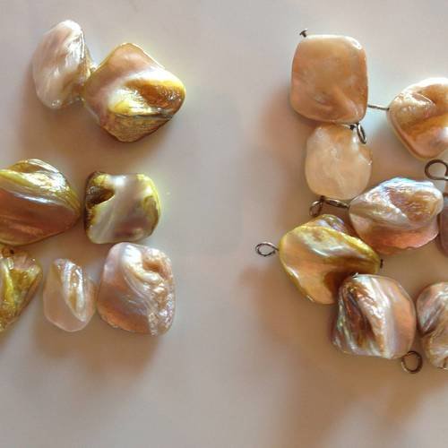 Perles en nacre forme chips percées x 15 exemplaires 