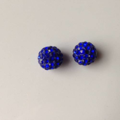 Lot de deux perles rondes facettées en cristal bleu 