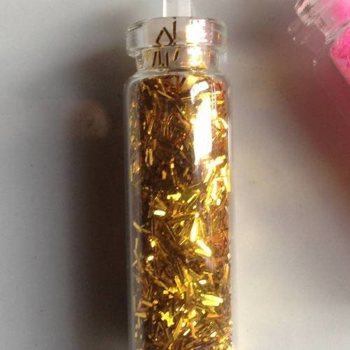 Fiole en verre 3cm avec des micropaillettes en doré 