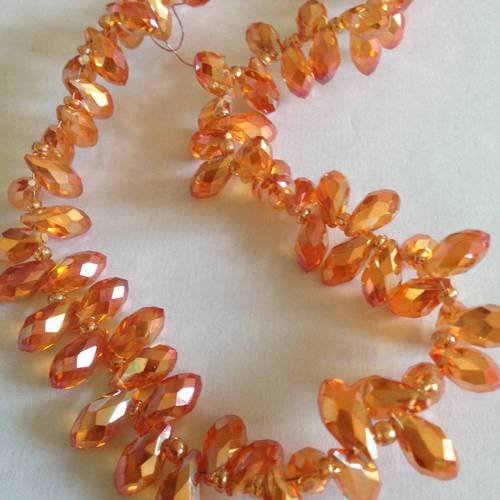Lot de 10 perles gouttes facettées en cristal orange 
