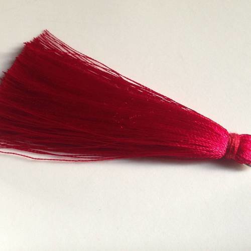 Pompon fils de soie synthétique rouge 7cm 