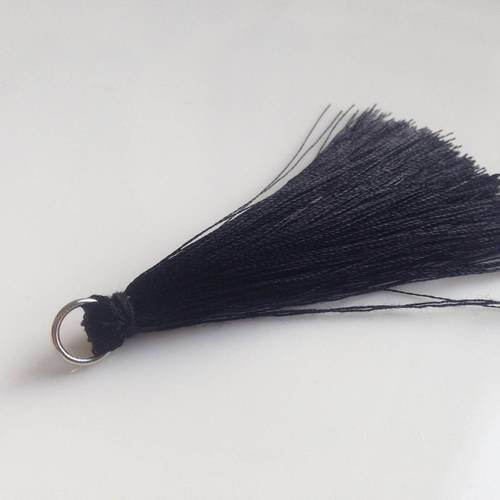 Pompon fils de soie synthétique noir 7cm 