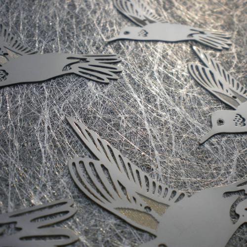 Lot de 2 pendentifs estampes plates oiseaux en métal argenté 