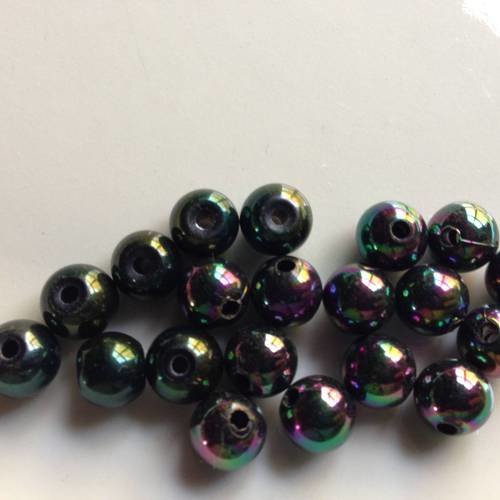 Lot de 20 perles synthétiques rondes en vert irisées 