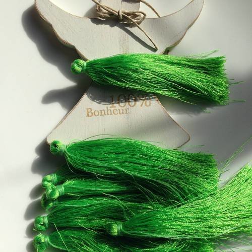 Pompon fils de soie synthétiques vert vif dimension 10cm 
