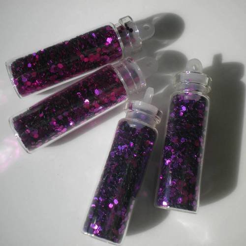 Fiole en verre 3cm avec des micropaillettes en violet 