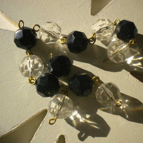 Lot de 12 perles synthétiques rondes facettées en transparent et noir 