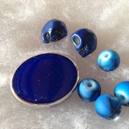 Lot de 7 perles synthétiques thème bleu 
