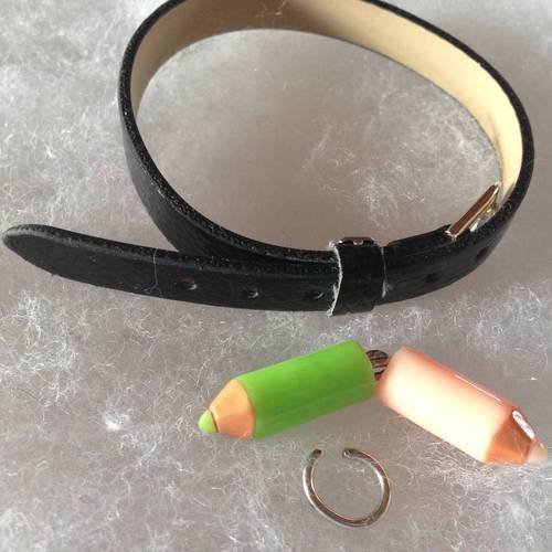 Les kits de sophie - bracelet en simili cuir noir 22 cm et duo de crayons 