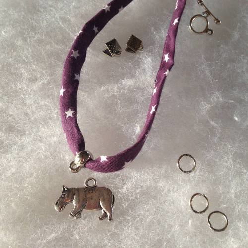 Les kits de sophie - bracelet cordon liberty violet étoiles et mini hippopotame 