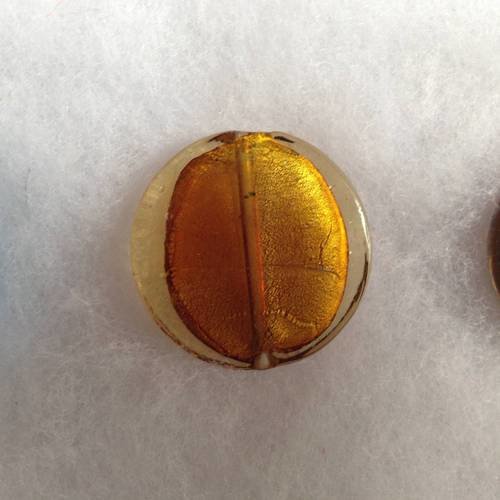 Perle ronde en verre doré percée x1 