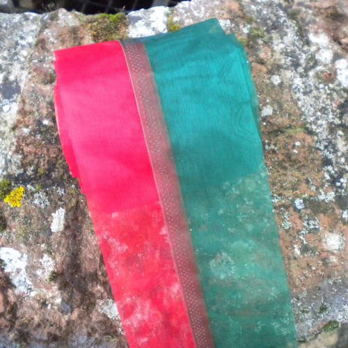 Double ruban large 8cm vert et rouge satin x240cm 