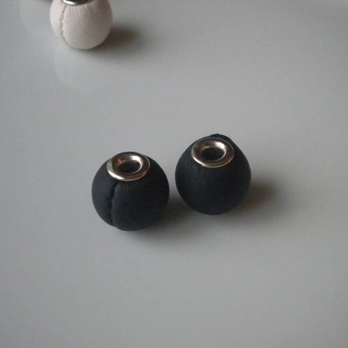 Duo de perles en cuir 15mm en noir 