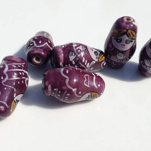 Perles porcelaines poupées russe en violet x2 