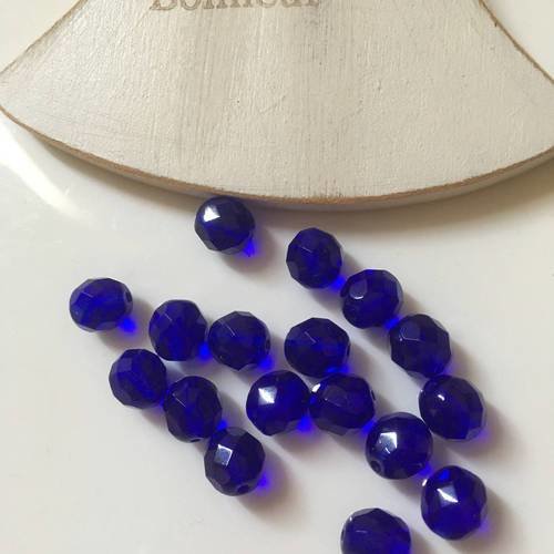 17 perles cobalt rondes facettées en bleu nuit irisé 8mm 