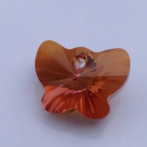 Pendentif papillon en cristal de verre couleur ambre x1 