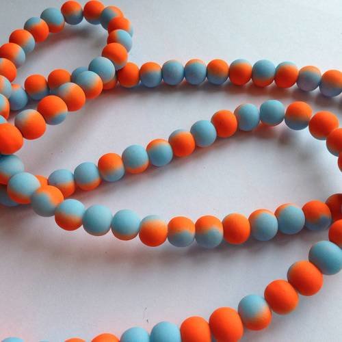 Lot de cinq perles fantaisies verre dépoli deux couleurs gris et orange 