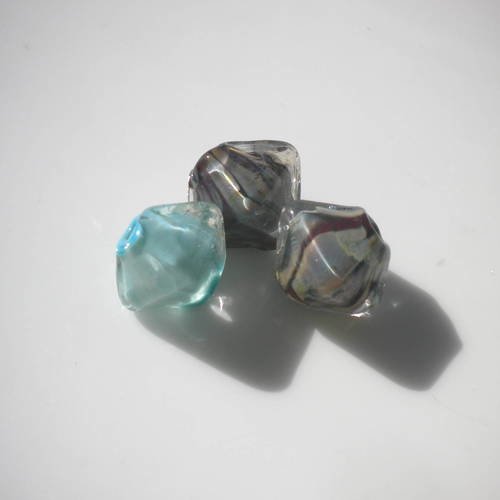 3 perles en verre toupie en bleu- sand3toupiebleu 