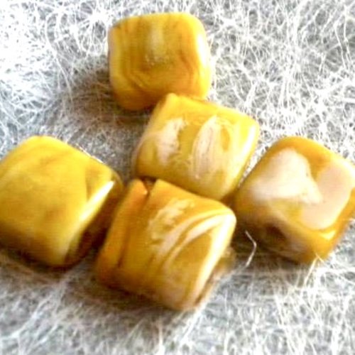 5 perles en verre couleur caramel-beige carrées - sand5cam