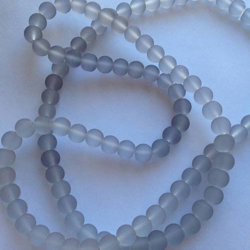Lot de cinq perles fantaisies verre dépoli gris