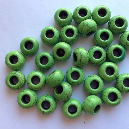 Lot de 10 perles rondes en vert en howlite