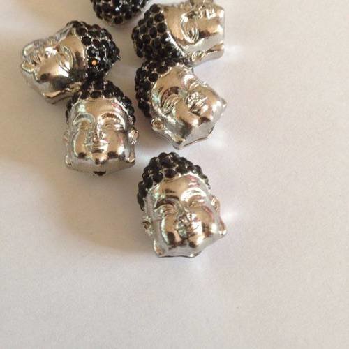 Perle tête de bouddha métal argenté et cabochons cristal noirs 