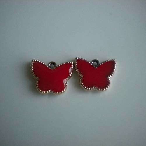 Lot de 2 perles papillons synthétiques rouges 
