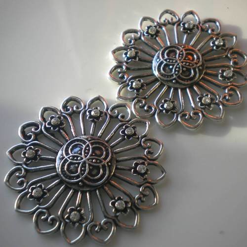 Grand pendentif fleur et cabochons cristal transparent