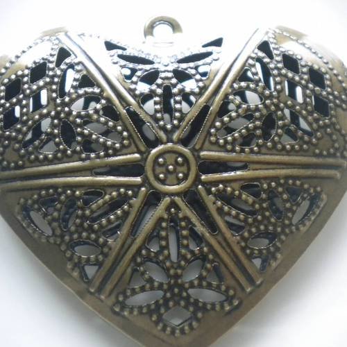 Pendentif coeur en bronze filigrané x1 