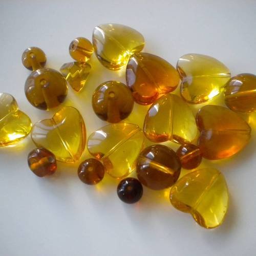 Lot de 20 perles en verre couleur ambre