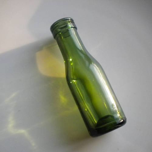 Fiole en verre vert 88mmx25mm 