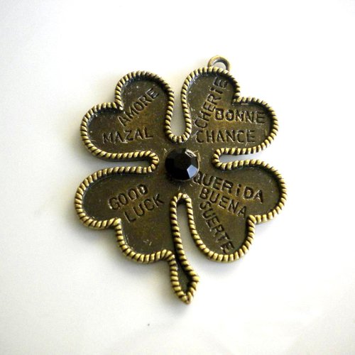 Breloque pendentif trèfle porte-chance en bronze