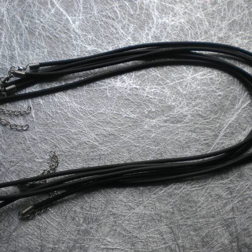 Collier en caoutchouc noir avec chaînette - 3 mm