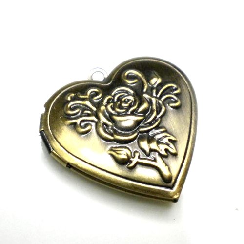 Pendentif coeur en bronze avec piquot à ouvrir