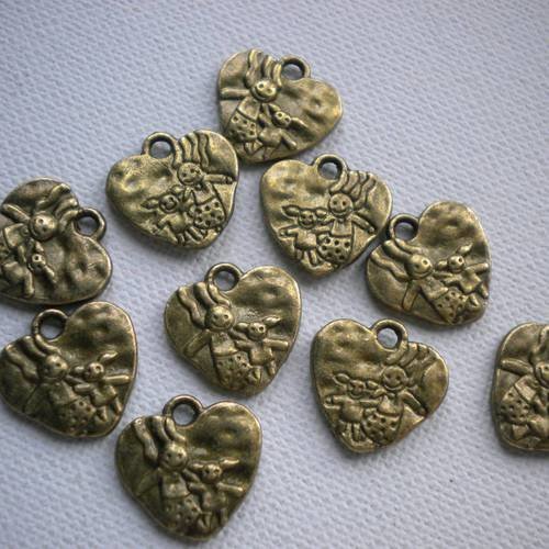 Lot de 10 breloques coeur et fillettes en bronze 15 mm