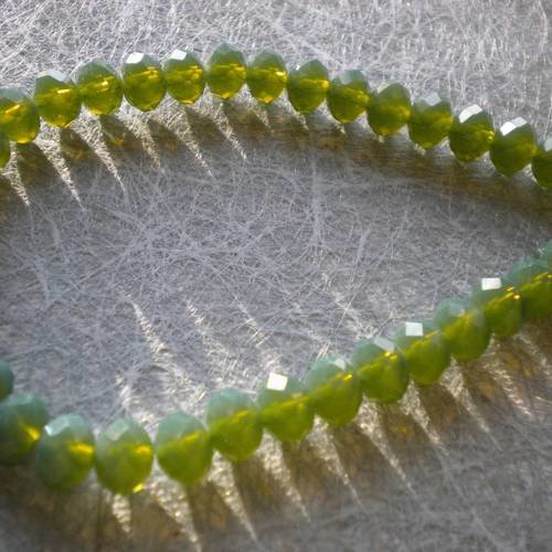 Lot de 20 perles cristal rondes à facettes vert céladon 