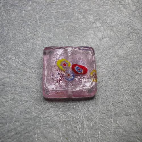 Perle carrée en verre rose et millefiori
