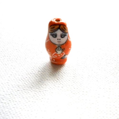 Perle en porcelaine poupée russe orange