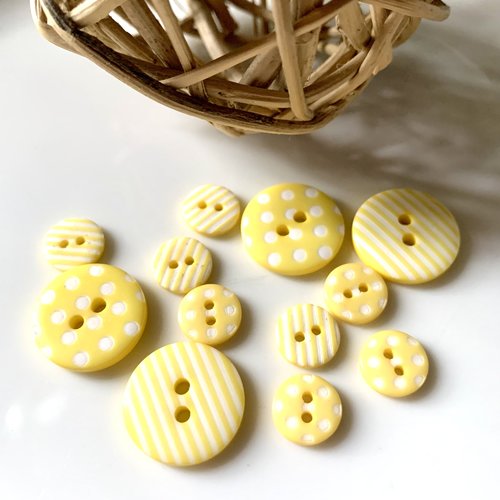 12 boutons jaunes à pois et à rayures
