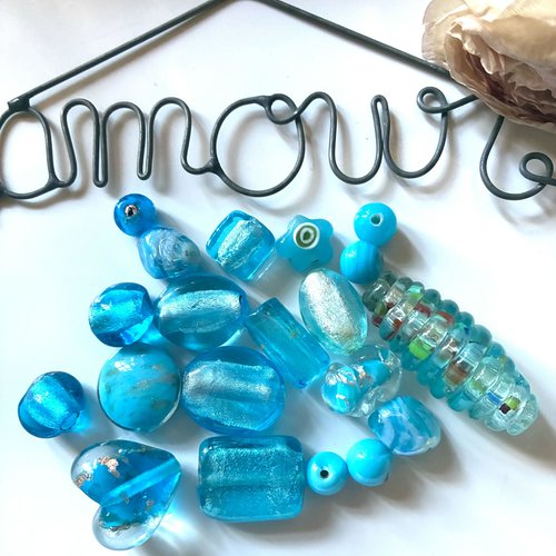 20 perles en verre assortiment en bleu clair