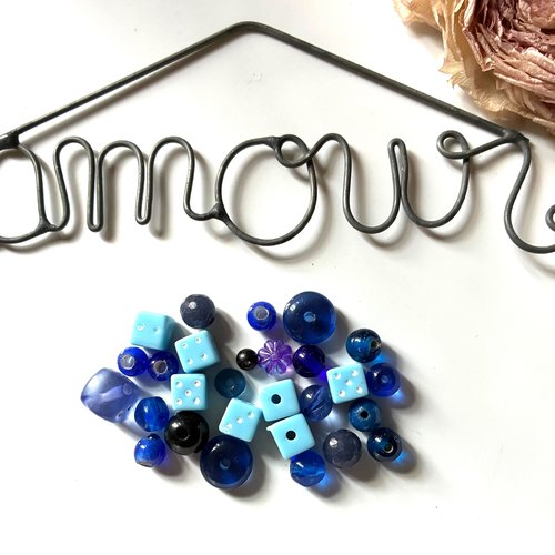 20 perles dans les tons de bleus assortiment