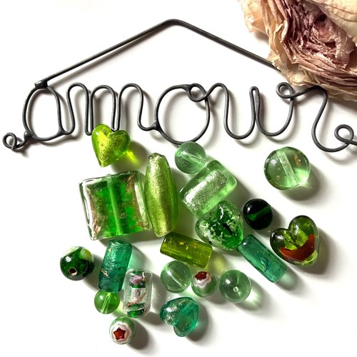 20 perles en verre assortiment en vert