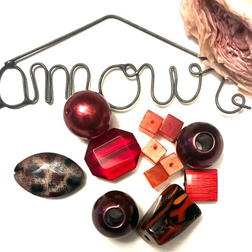 12 perles ton rouge forme variée