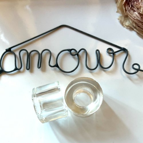 2 perles rondes en verre transparentes