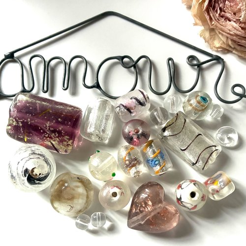 20 perles en verre assortiment en transparent et mauve