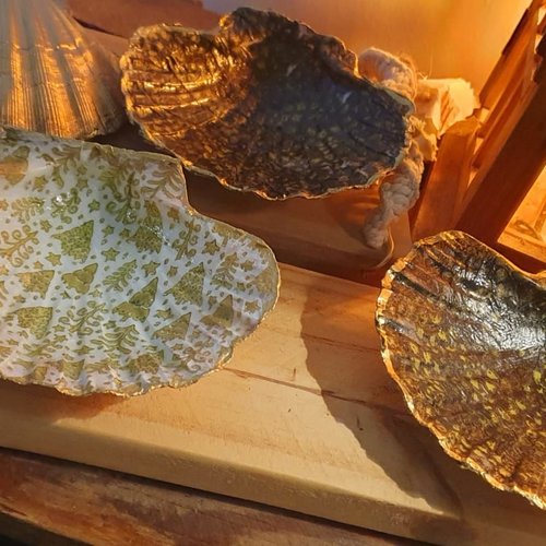 Coquille vide-poches décorée thème noel noir et or