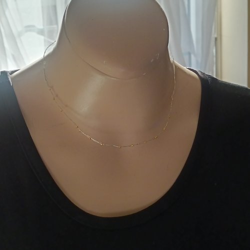 Collier métal tressé argenté et perles