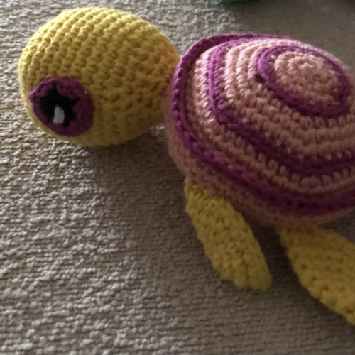 Amigurumi tortue jaune